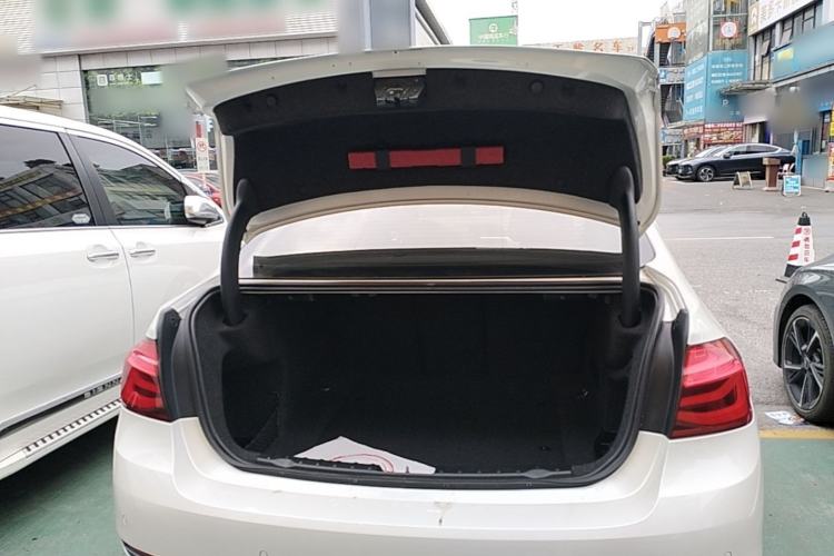 Used BMW 3 Series 2016 320Li Fashion Model Trunk