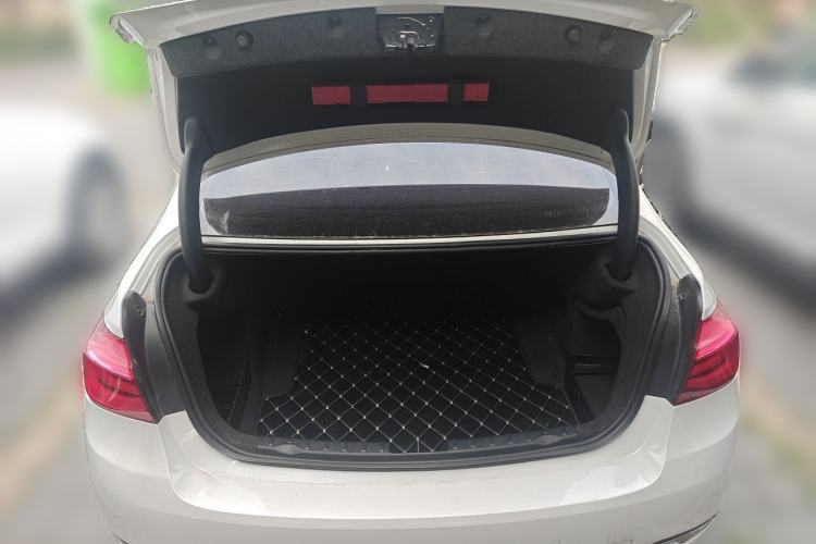 Used BMW 3 Series 2016 320Li Fashion Model Trunk