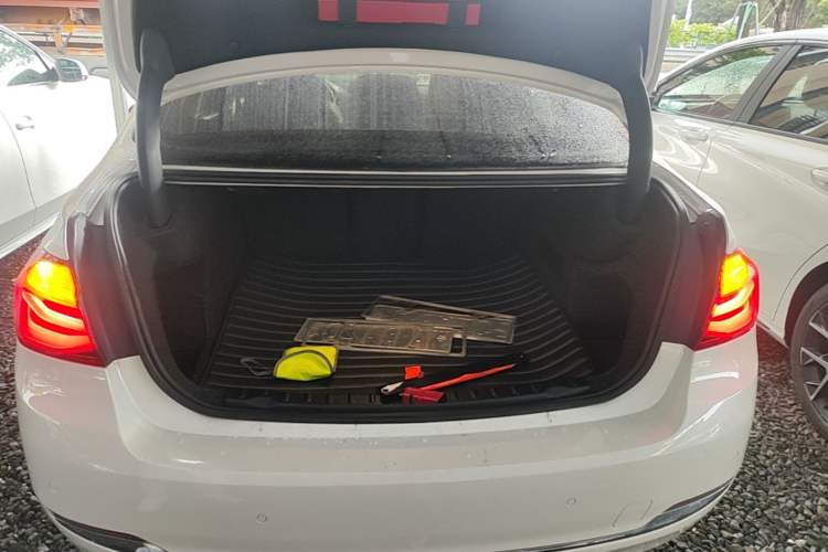Used BMW 3 Series 2016 320Li Ambition Model Trunk