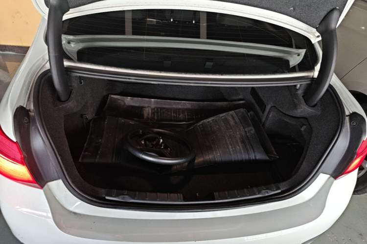 Used BMW 3 Series 2016 320Li Fashion Model Trunk