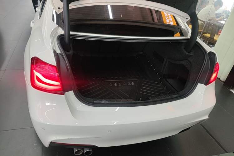 Used BMW 3 Series 2016 328i xDrive M Sport Edition Trunk