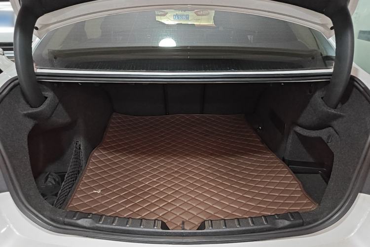 Used BMW 3 Series 2016 320Li Fashion Model Trunk