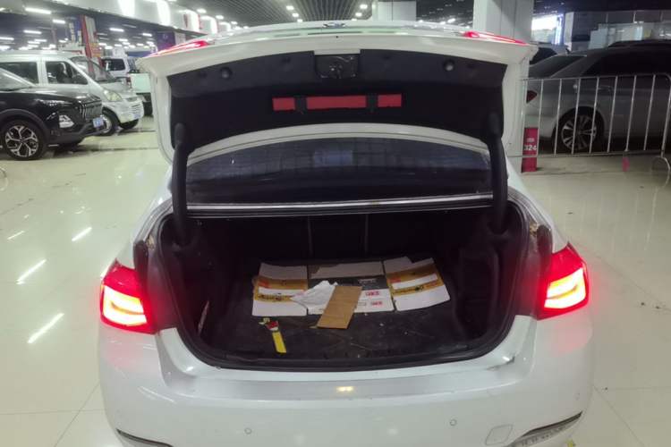 Used BMW 3 Series 2016 328Li xDrive Luxury Design Package Trunk