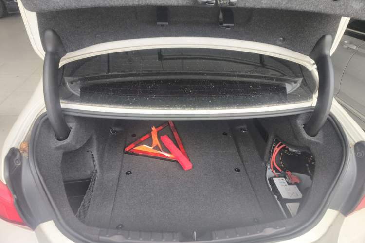 Used BMW 3 Series 2016 320Li Ambition Model Trunk