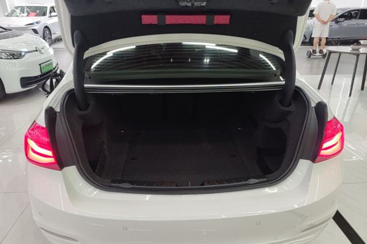 Used BMW 3 Series 2016 320i Fashion Model Trunk