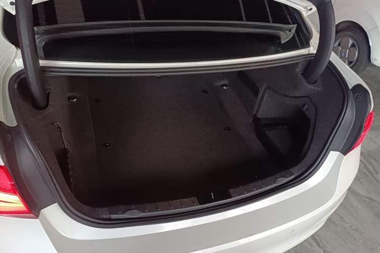 Used BMW 3 Series 2016 320i Fashion Model Trunk