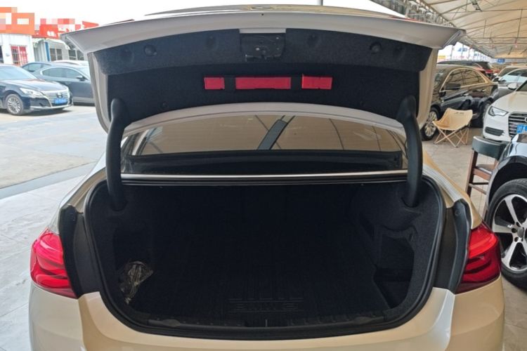 Used BMW 3 Series 2016 316Li Fashion Model Trunk