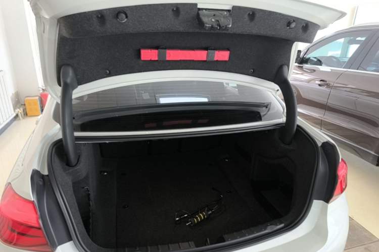 Used BMW 3 Series 2016 320Li Ambition Model Trunk