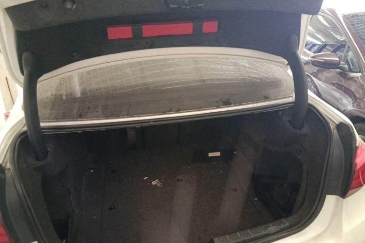 Used BMW 3 Series 2016 320Li Fashion Model Trunk