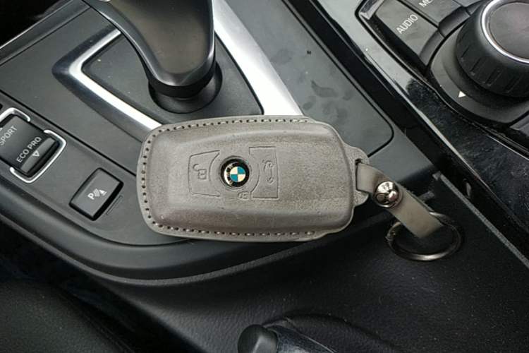 Used BMW 3 Series 2016 316i Fashion Model Vehicle Key