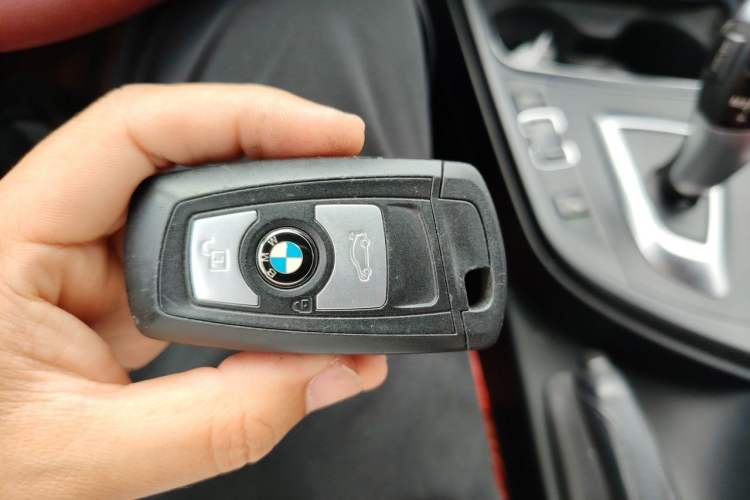Used BMW 3 Series 2016 320i Fashion Model Vehicle Key