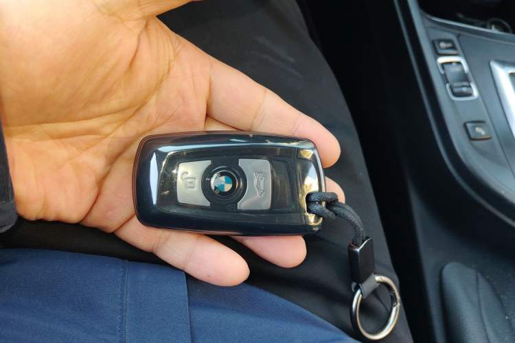 Used BMW 3 Series 2016 320i Fashion Model Vehicle Key