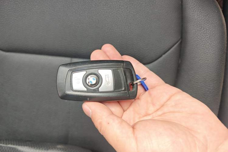 Used BMW 3 Series 2016 316i Fashion Model Vehicle Key