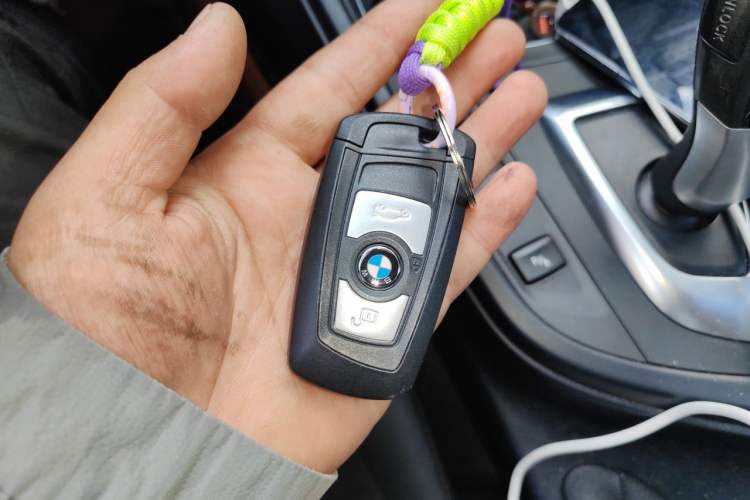 Used BMW 3 Series 2016 320i Fashion Model Vehicle Key