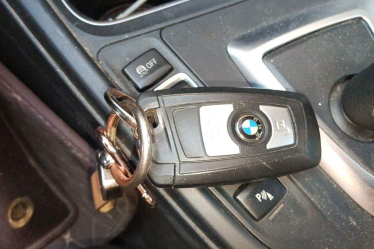 Used BMW 3 Series 2016 316i Fashion Model Vehicle Key