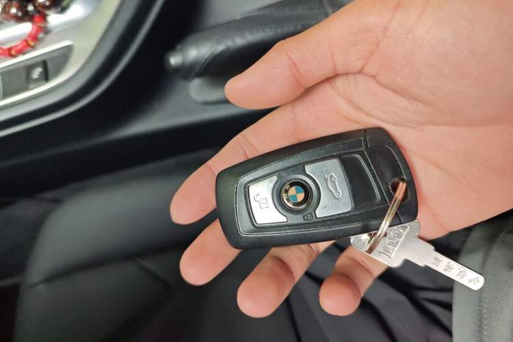 Used BMW 3 Series 2016 320i Fashion Model Vehicle Key
