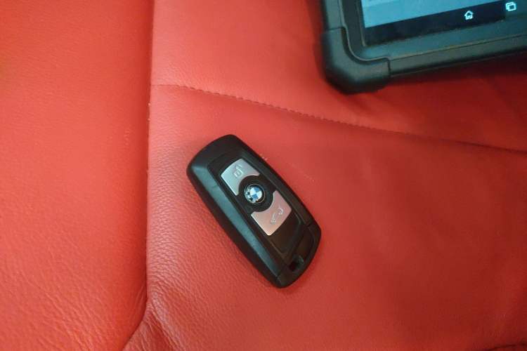 Used BMW 3 Series 2016 316i Fashion Model Vehicle Key