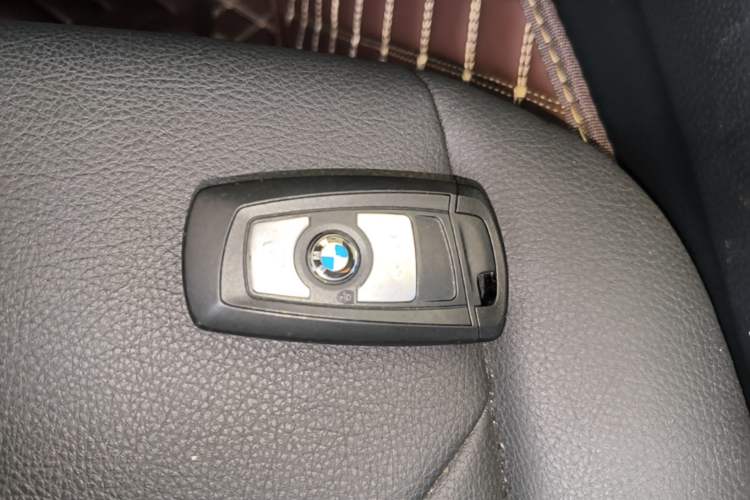 Used BMW 3 Series 2016 320i Fashion Model Vehicle Key
