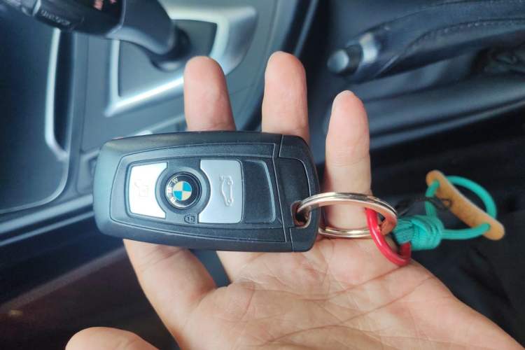 Used BMW 3 Series 2016 316i Fashion Model Vehicle Key