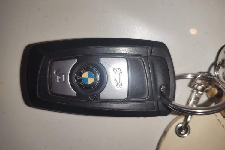 Used BMW 3 Series 2016 320i Fashion Model Vehicle Key