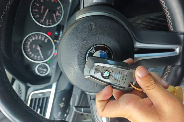 Used BMW 3 Series 2016 320i Fashion Model Vehicle Key