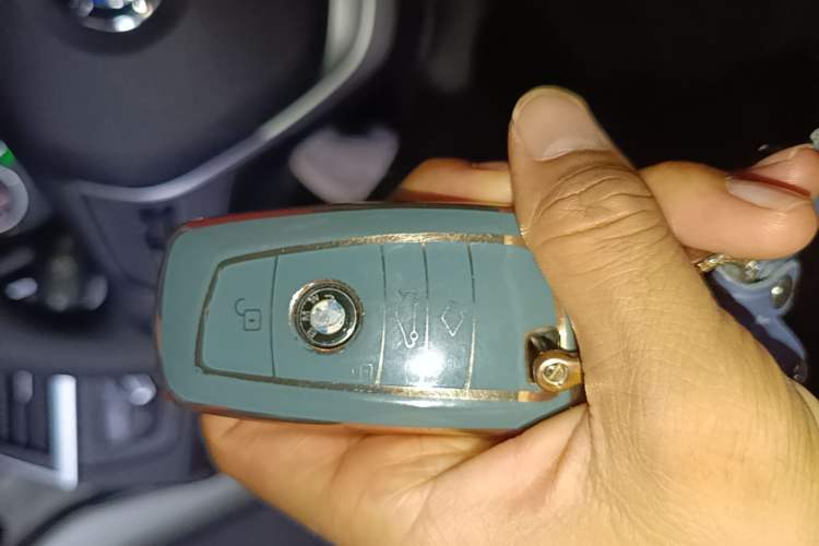 Used BMW 3 Series 2016 320i Fashion Model Vehicle Key