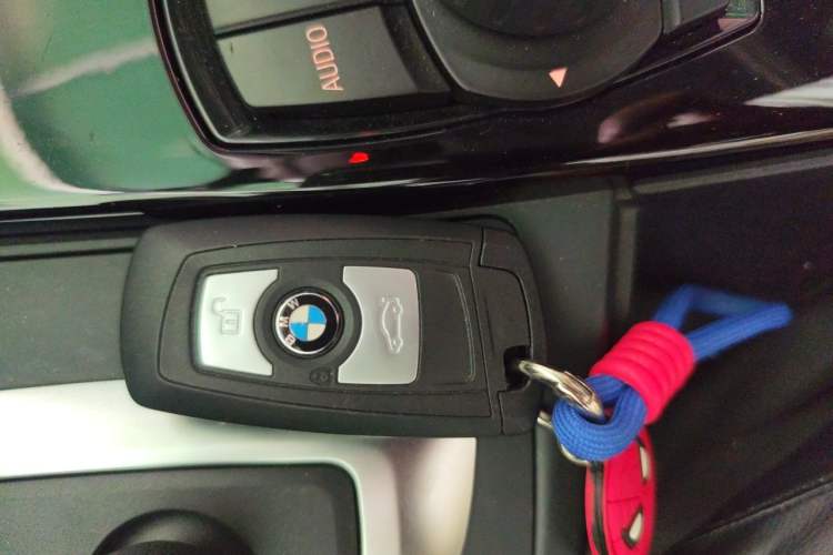 Used BMW 3 Series 2016 316i Fashion Model Vehicle Key