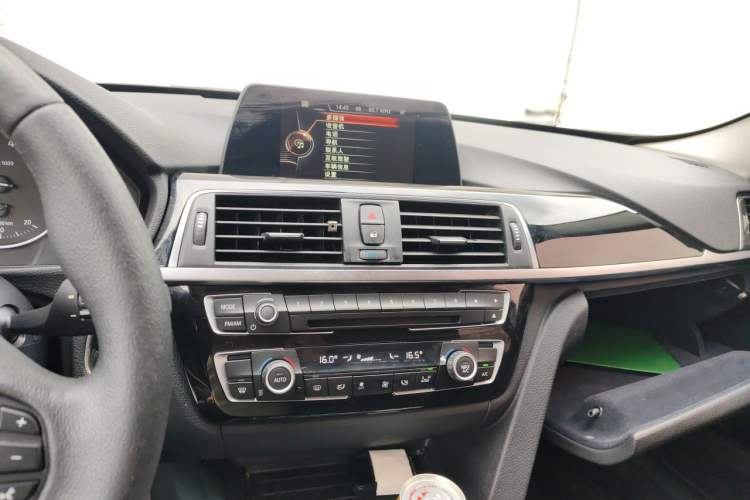Used BMW 3 Series 2016 320Li Fashion Model Audio And AC Panel