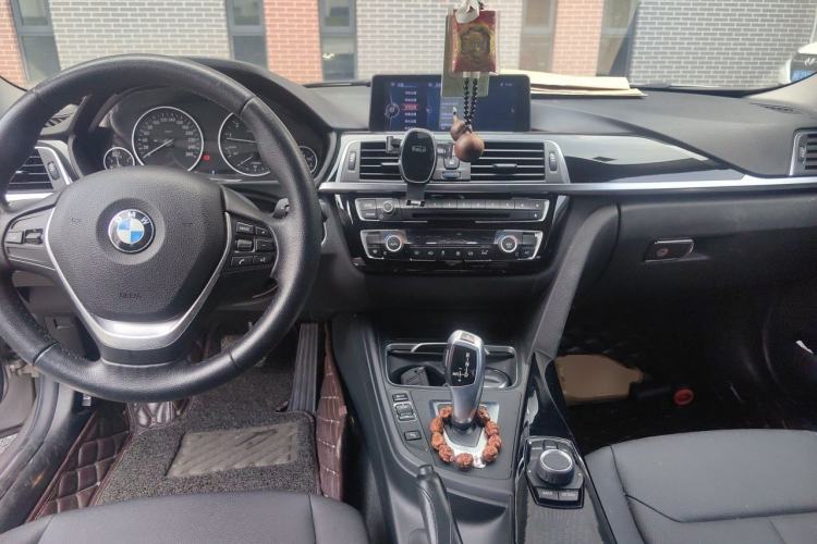 Used BMW 3 Series 2016 320Li Ambition Model Center Console