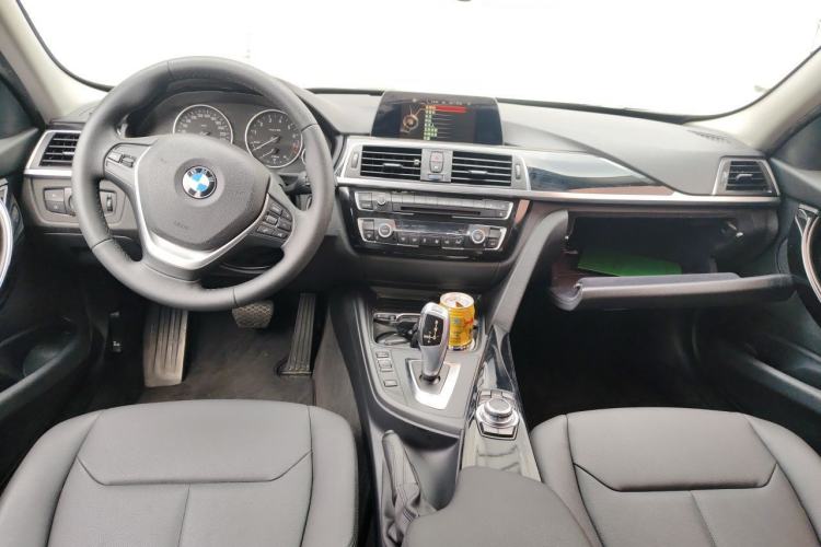 Used BMW 3 Series 2016 320Li Fashion Model Center Console
