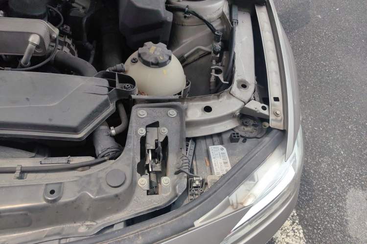 Used BMW 3 Series 2016 320Li Ambition Model Engine Bay Left