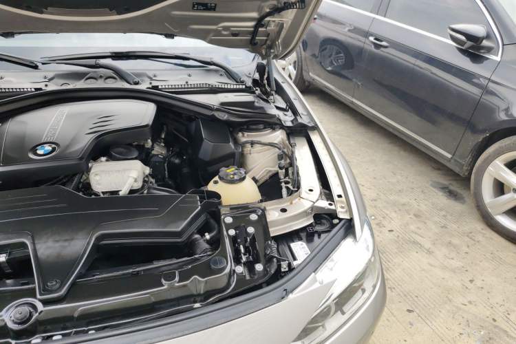 Used BMW 3 Series 2016 320Li Fashion Model Engine Bay Left