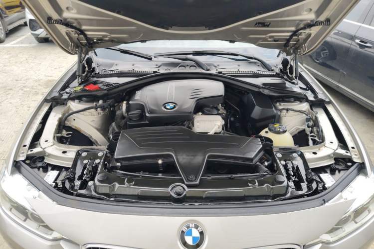 Used BMW 3 Series 2016 320Li Fashion Model Engine Bay