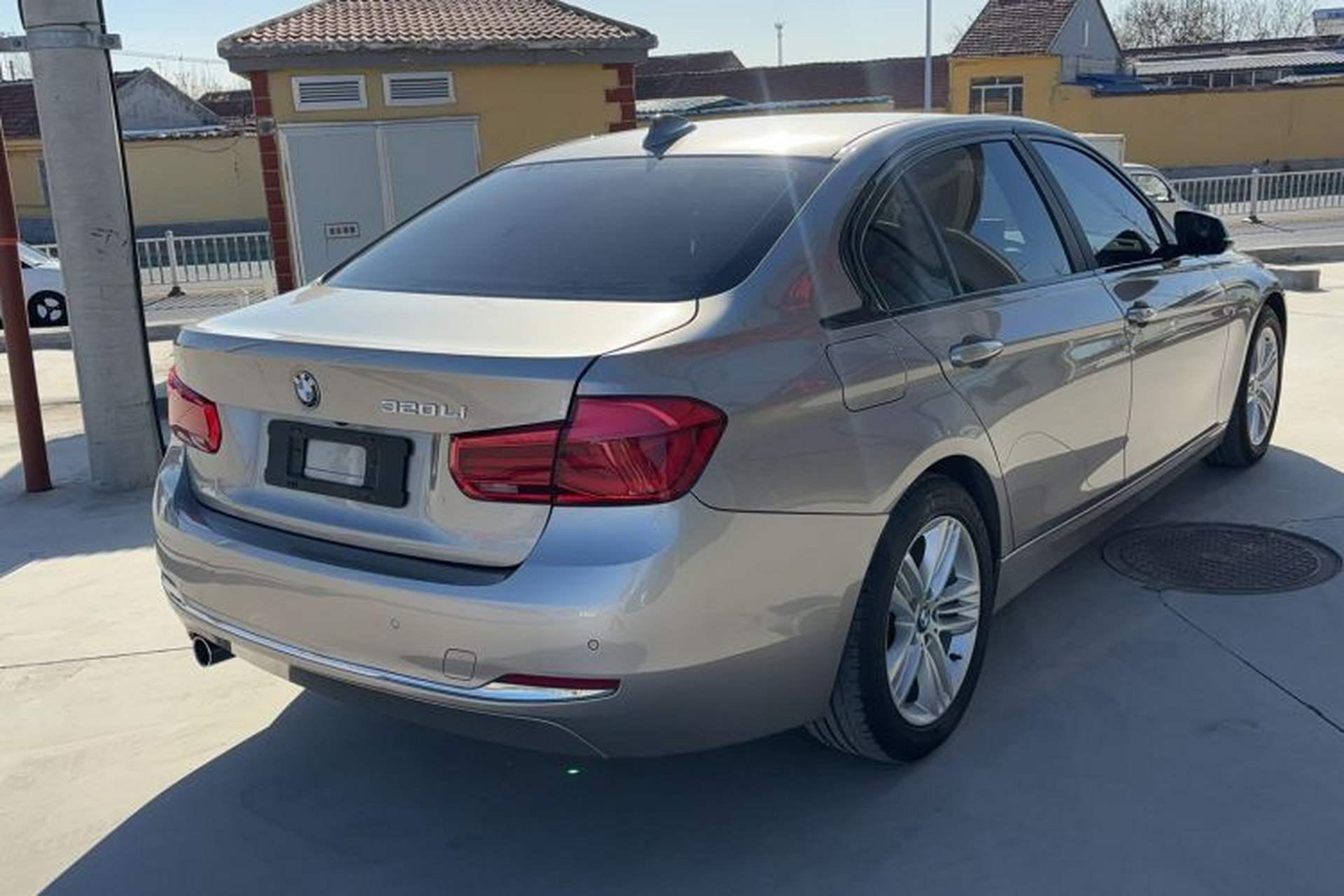 Used BMW 3 Series 2016 320Li Ambition Model Exterior 3