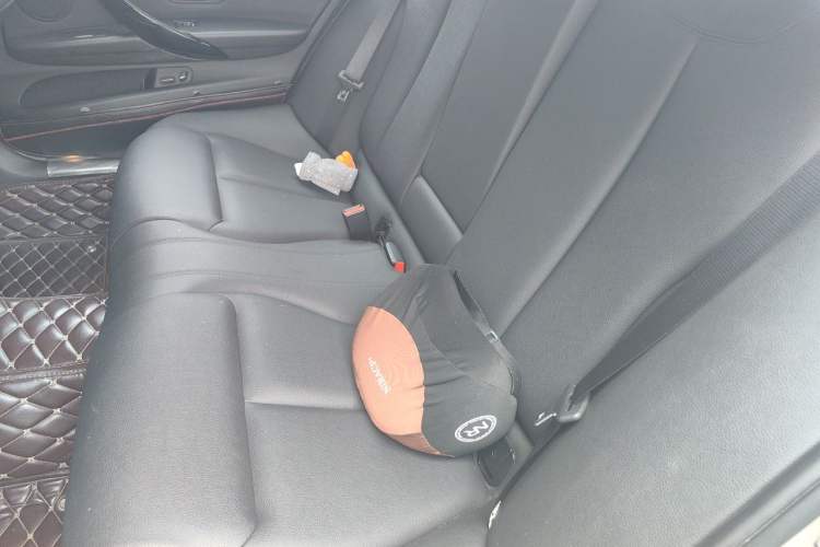 Used BMW 3 Series 2016 320Li Ambition Model Left Rear Seat