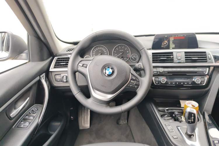 Used BMW 3 Series 2016 320Li Fashion Model Steering Wheel