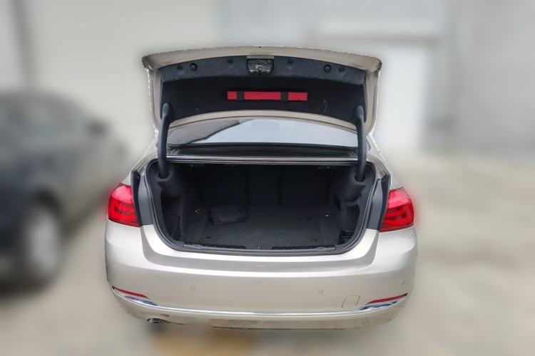 Used BMW 3 Series 2016 320Li Fashion Model Trunk