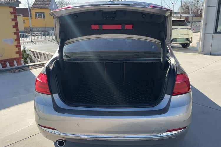 Used BMW 3 Series 2016 320Li Ambition Model Trunk