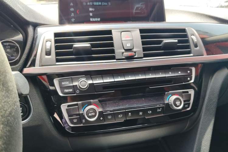 Used BMW 3 Series 2017 320Li M Sport Edition Audio And AC Panel