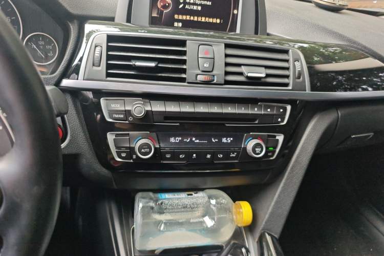 Used BMW 3 Series 2017 320Li Fashion Model Audio And AC Panel