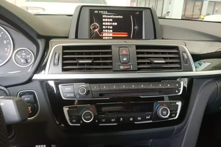 Used BMW 3 Series 2017 320Li Fashion Model Audio And AC Panel