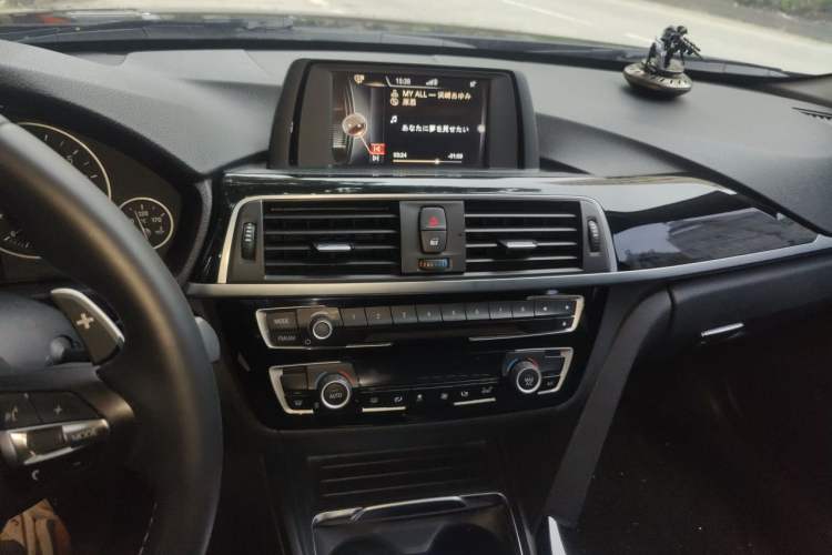 Used BMW 3 Series 2017 320Li Fashion Model Audio And AC Panel