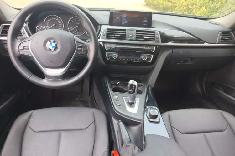 Used BMW 3 Series 2017 320Li Fashion Model Center Console