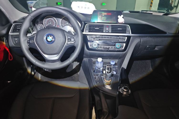 Used BMW 3 Series 2017 320Li M Sport Edition Center Console