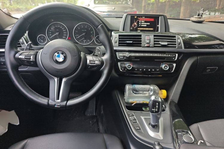 Used BMW 3 Series 2017 320Li Fashion Model Center Console