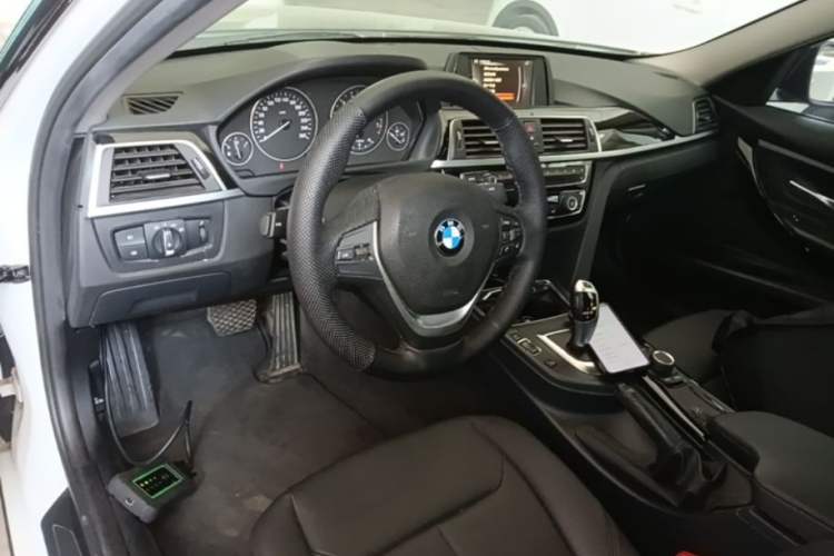 Used BMW 3 Series 2017 320Li Fashion Model Center Console