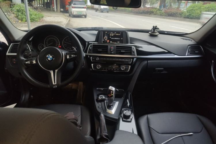 Used BMW 3 Series 2017 320Li Fashion Model Center Console