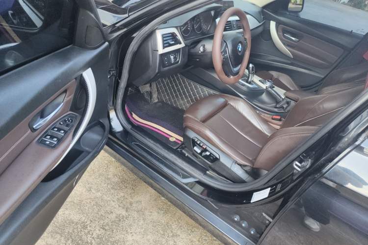 Used BMW 3 Series 2017 318i Fashion Model Driver Seat