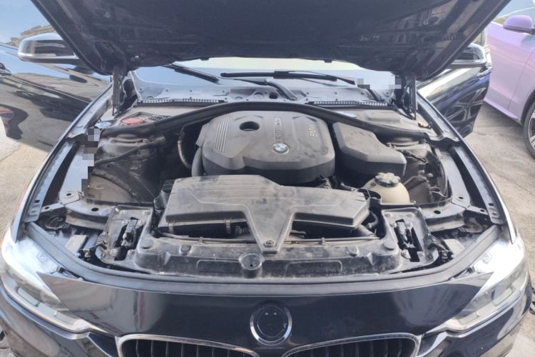 Used BMW 3 Series 2017 318i Fashion Model Engine Bay