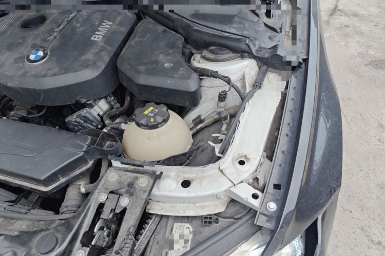 Used BMW 3 Series 2017 318i Fashion Model Engine Bay Left